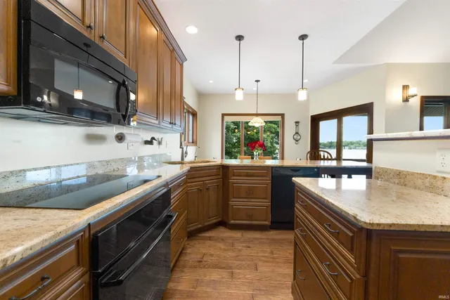 $1,299,900 | 900 Ln 105 Lake James, Angola, IN 46703