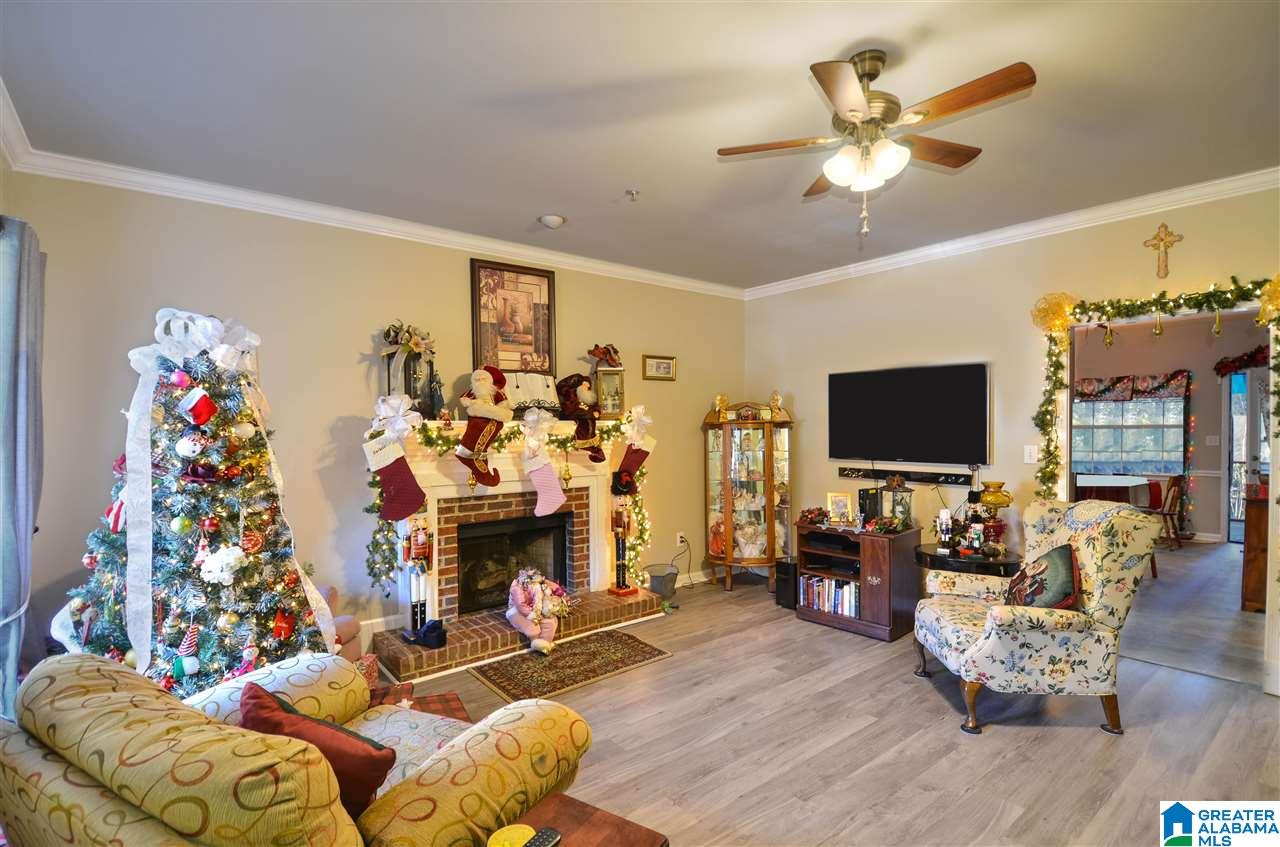 141 Timberleaf Circle Alabaster, AL 35007 - Photo 3 of 25 Gallery Image 3