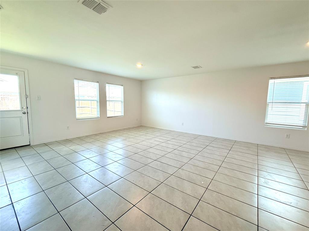 128 Honeysuckle Street Princeton, TX 75407 - Photo 5 of 19