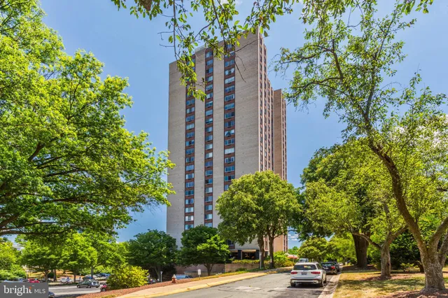 $2,100 | 9701 Fields Road, Unit 1407, Gaithersburg, MD 20878