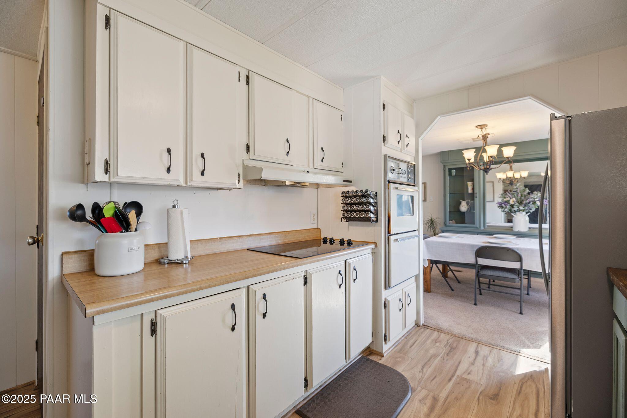 200 South Mountain View Road Chino Valley, AZ 86323 - Photo 15 of 49 016-Kitchen