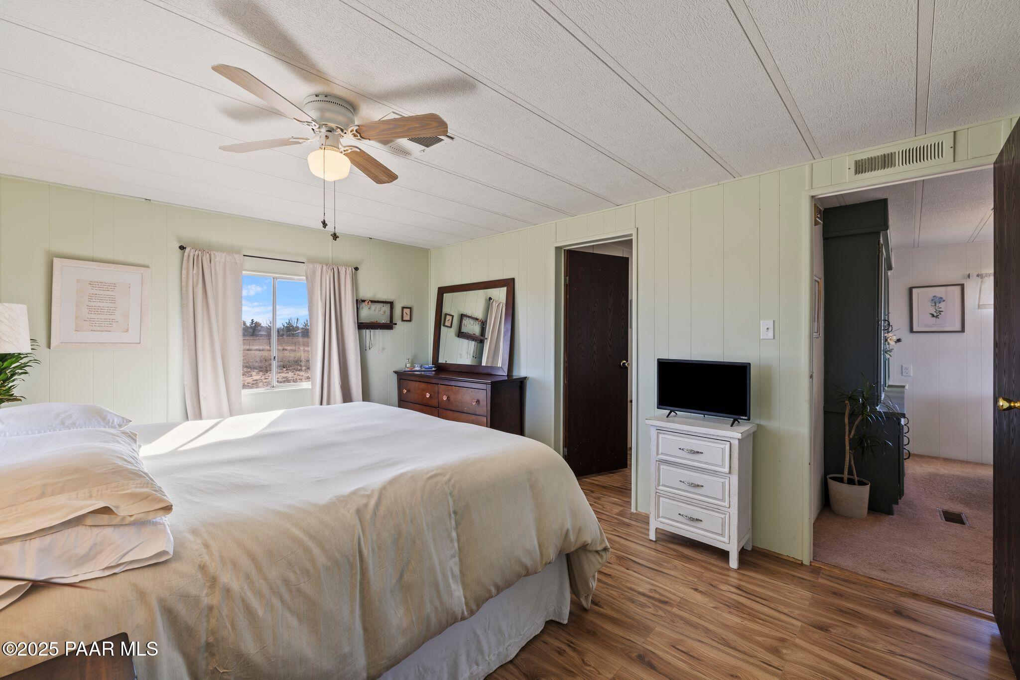 200 South Mountain View Road Chino Valley, AZ 86323 - Photo 19 of 49 019-Primary Bedroom