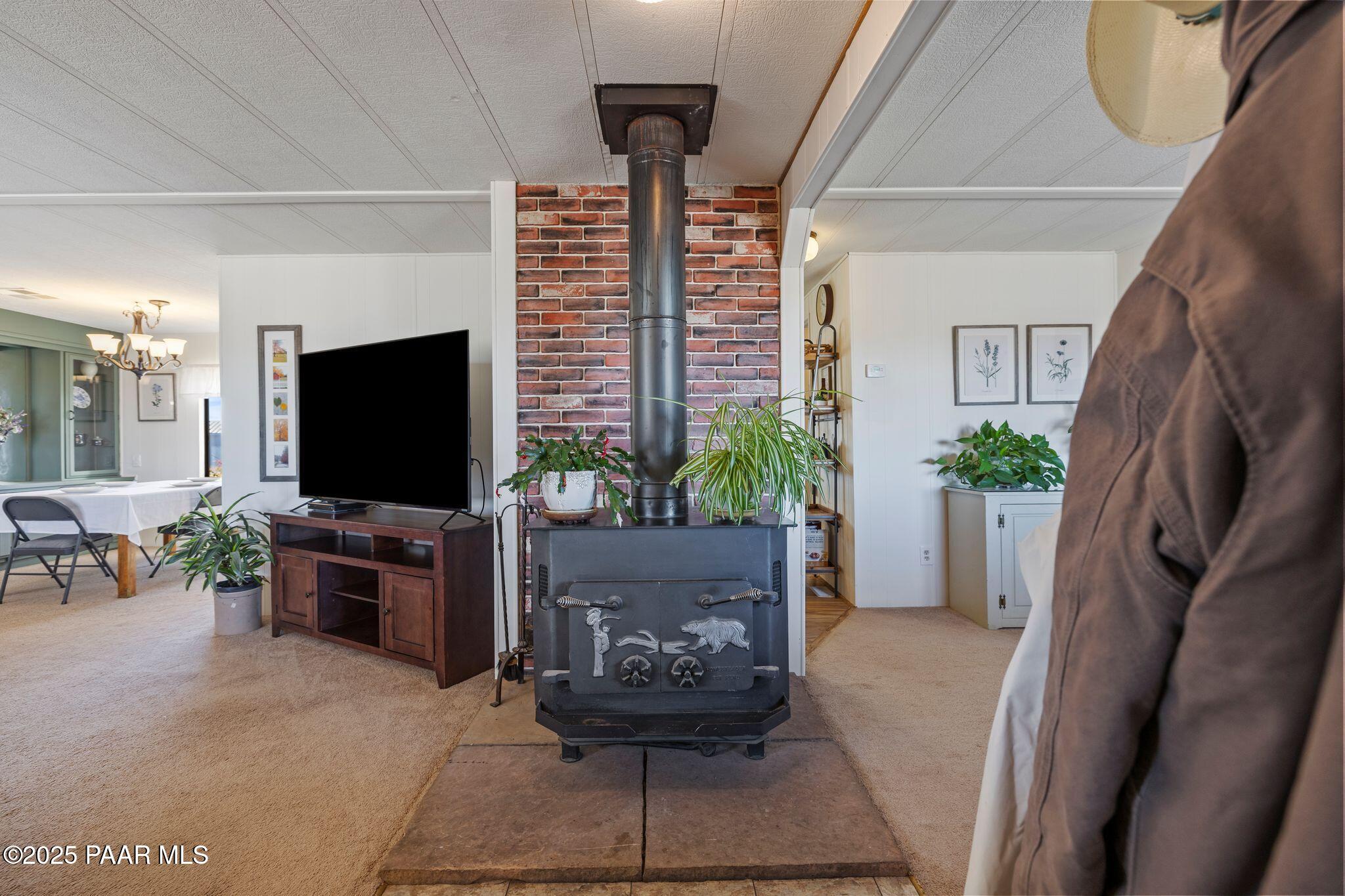 200 South Mountain View Road Chino Valley, AZ 86323 - Photo 7 of 49 007-Living Room