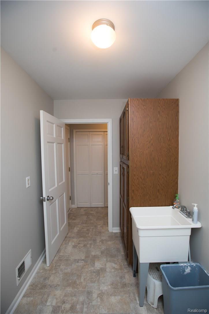 13906 Rocky Ridge Hartland, MI 48353 - Photo 38 of 73 RRK-137.jpg