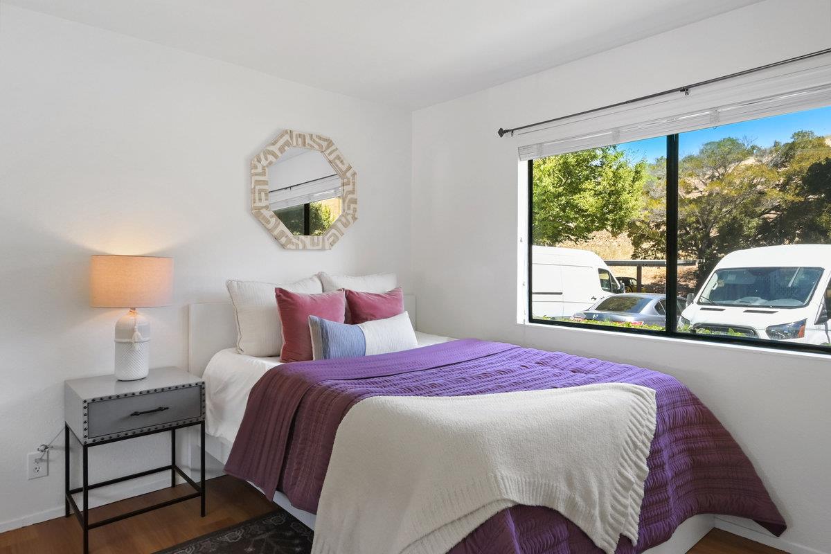 900 Cambridge Drive, Unit 181 Benicia, CA 94510 - Photo 18 of 38 a bedroom with a bed and a window