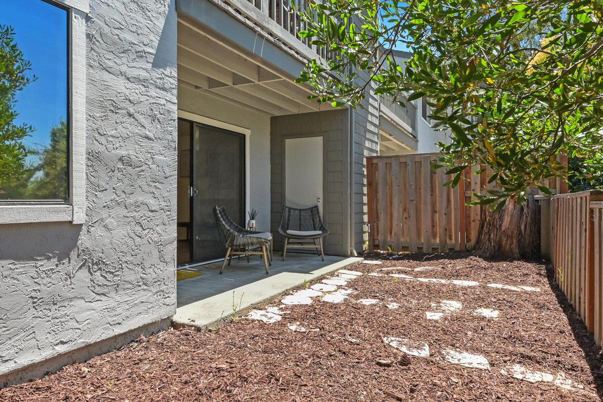900 Cambridge Drive, Unit 181 Benicia, CA 94510 - Photo 33 of 38 a front view of a house with a yard