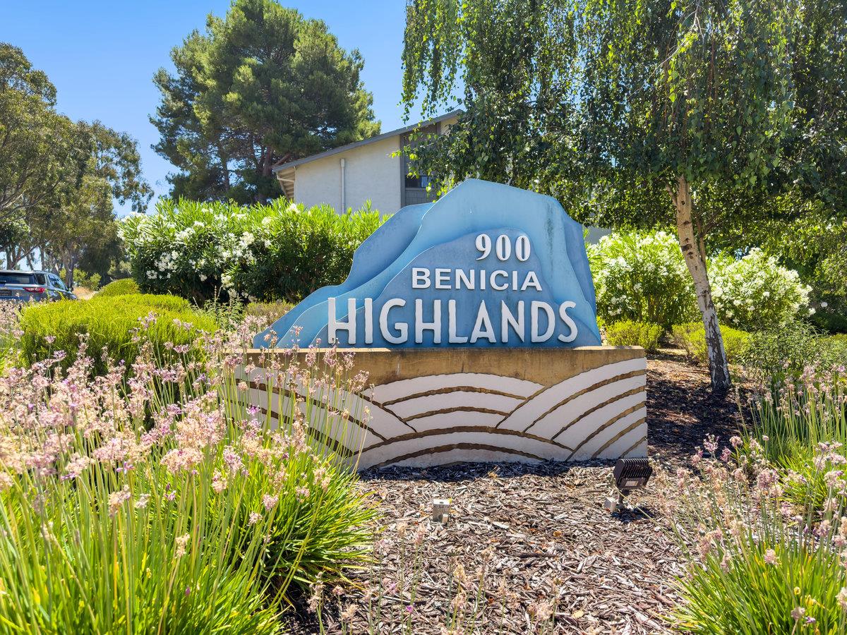 900 Cambridge Drive, Unit 181 Benicia, CA 94510 - Photo 38 of 38 a view of a back yard of a house with a garden