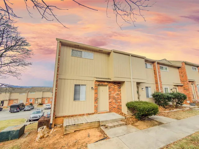 $1,200 | 5157 Overland Drive, Unit A, Roanoke, VA 24018