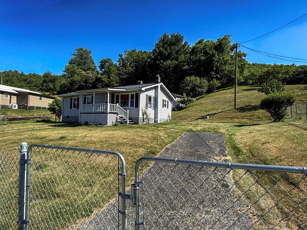 1019 Ramsey Mountain Road Max Meadows, VA 24360 - Photo 40 of 43 Gallery Image 40