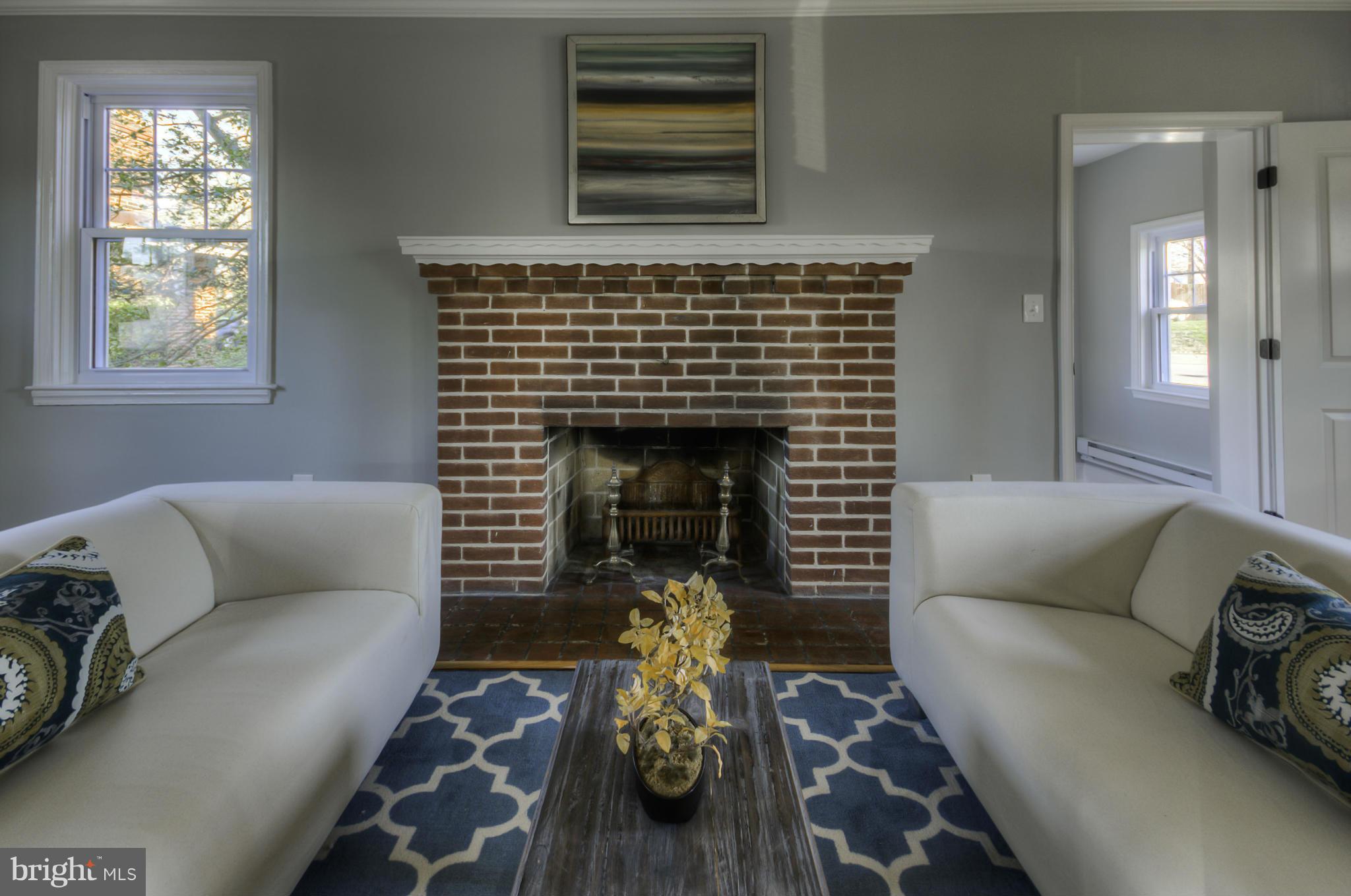 7005 Old Harford Road Baltimore, MD 21234 - Photo 5 of 26 Living Room
