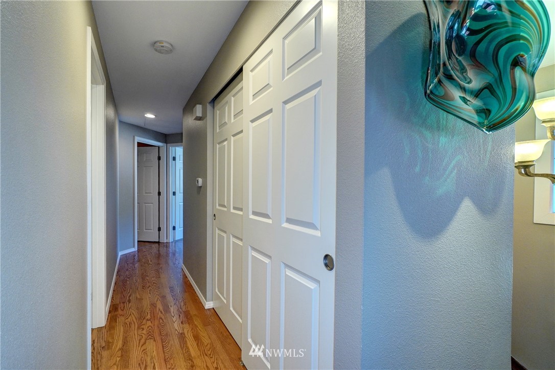 2831 Whitworth Avenue South Renton, WA 98055 - Photo 16 of 40 a view of a hallway