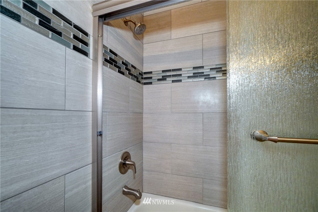 2831 Whitworth Avenue South Renton, WA 98055 - Photo 18 of 40 a bathroom with a shower