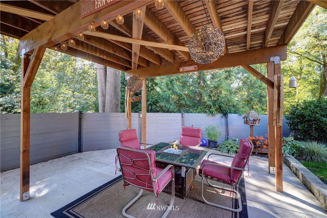 2831 Whitworth Avenue South Renton, WA 98055 - Photo 32 of 40 a view of an outdoor sitting area
