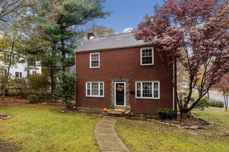 49 Edgecliff Road Carnegie, PA 15106 - Photo 1 of 16 Gallery Image 1