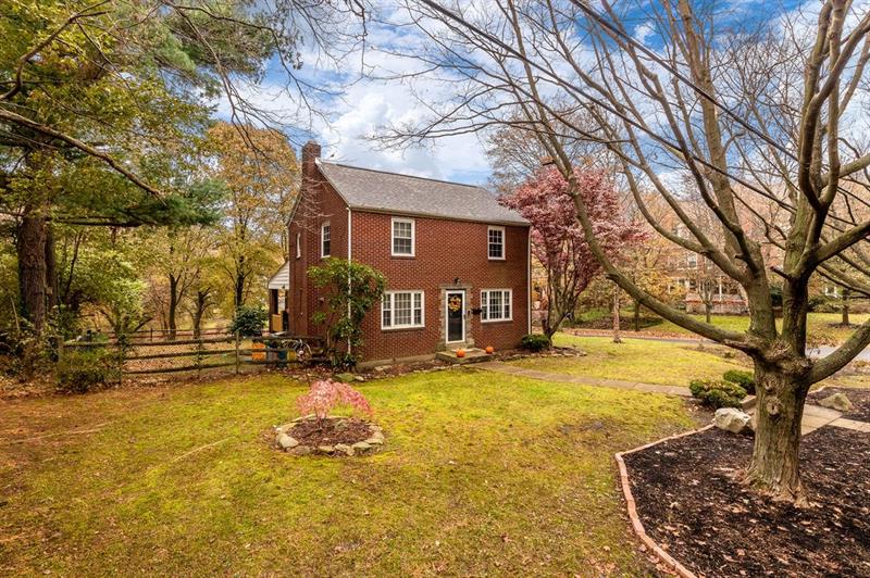 49 Edgecliff Road Carnegie, PA 15106 - Photo 2 of 16 Gallery Image 2