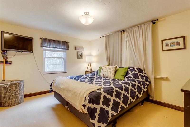 49 Edgecliff Road Carnegie, PA 15106 - Photo 11 of 16 Gallery Image 11
