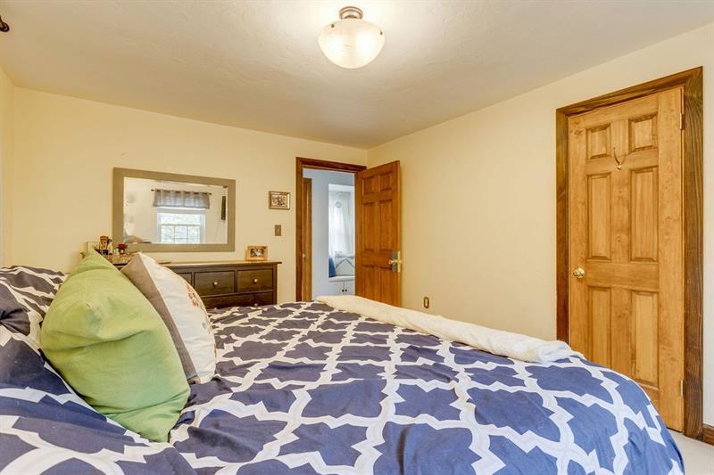 49 Edgecliff Road Carnegie, PA 15106 - Photo 12 of 16 Gallery Image 12
