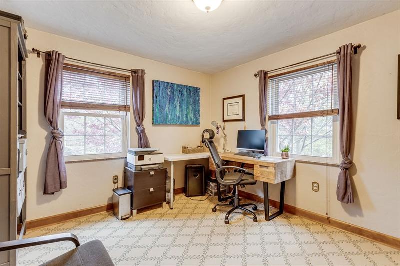 49 Edgecliff Road Carnegie, PA 15106 - Photo 13 of 16 Gallery Image 13