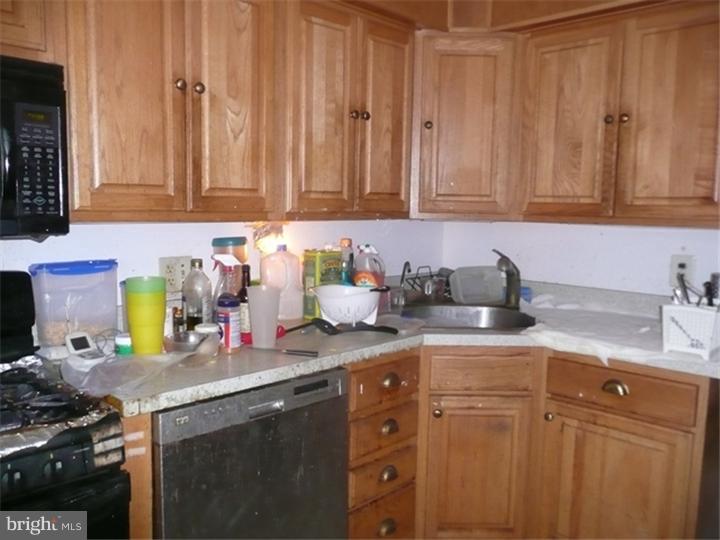 239 Maypole Road Upper Darby, PA 19082 - Photo 4 of 11 Kitchen