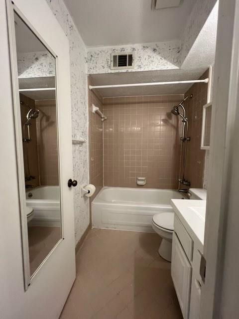 6408 Gloucester Court Columbus, GA 31909 - Photo 29 of 39 a bathroom with a sink a toilet and shower