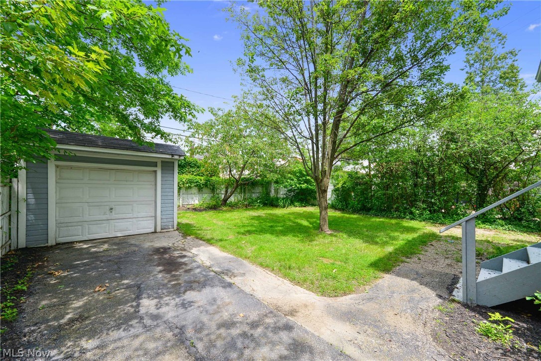3577 Cummings Road Cleveland, OH 44118 - Photo 2 of 27