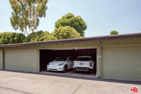 $1,275,000 | 1201 South Orange Grove Boulevard, Pasadena, CA 91105