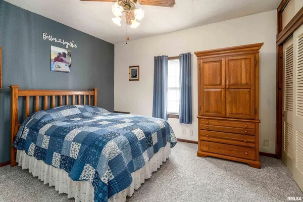 $135,000 | 207 West Sylvester Avenue, Christopher, IL 62822