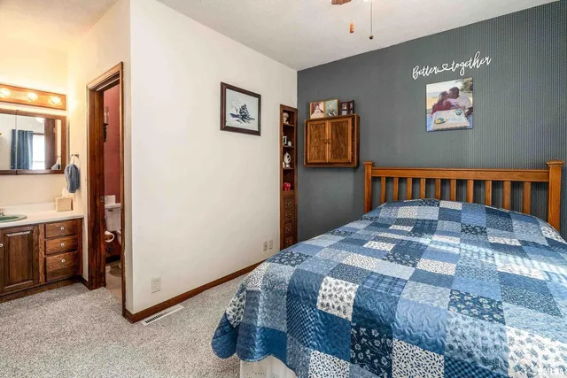 $135,000 | 207 West Sylvester Avenue, Christopher, IL 62822