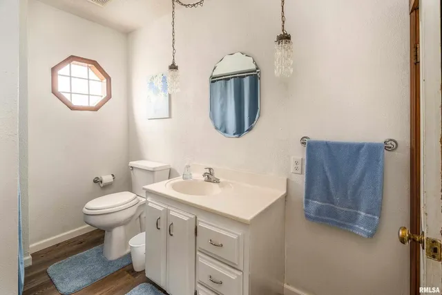 $135,000 | 207 West Sylvester Avenue, Christopher, IL 62822