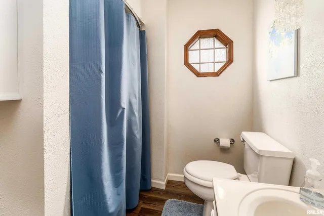 $135,000 | 207 West Sylvester Avenue, Christopher, IL 62822