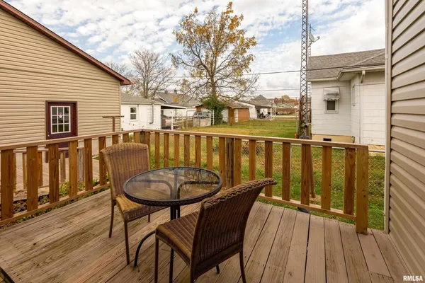 $135,000 | 207 West Sylvester Avenue, Christopher, IL 62822