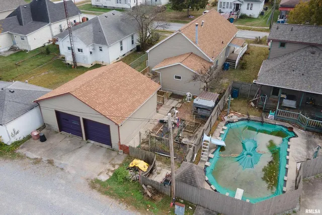 $135,000 | 207 West Sylvester Avenue, Christopher, IL 62822