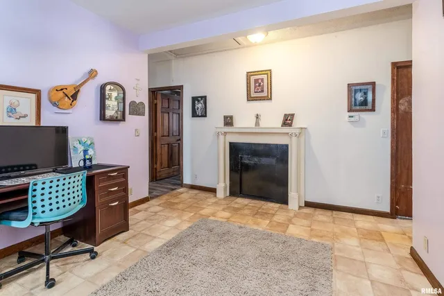 $135,000 | 207 West Sylvester Avenue, Christopher, IL 62822