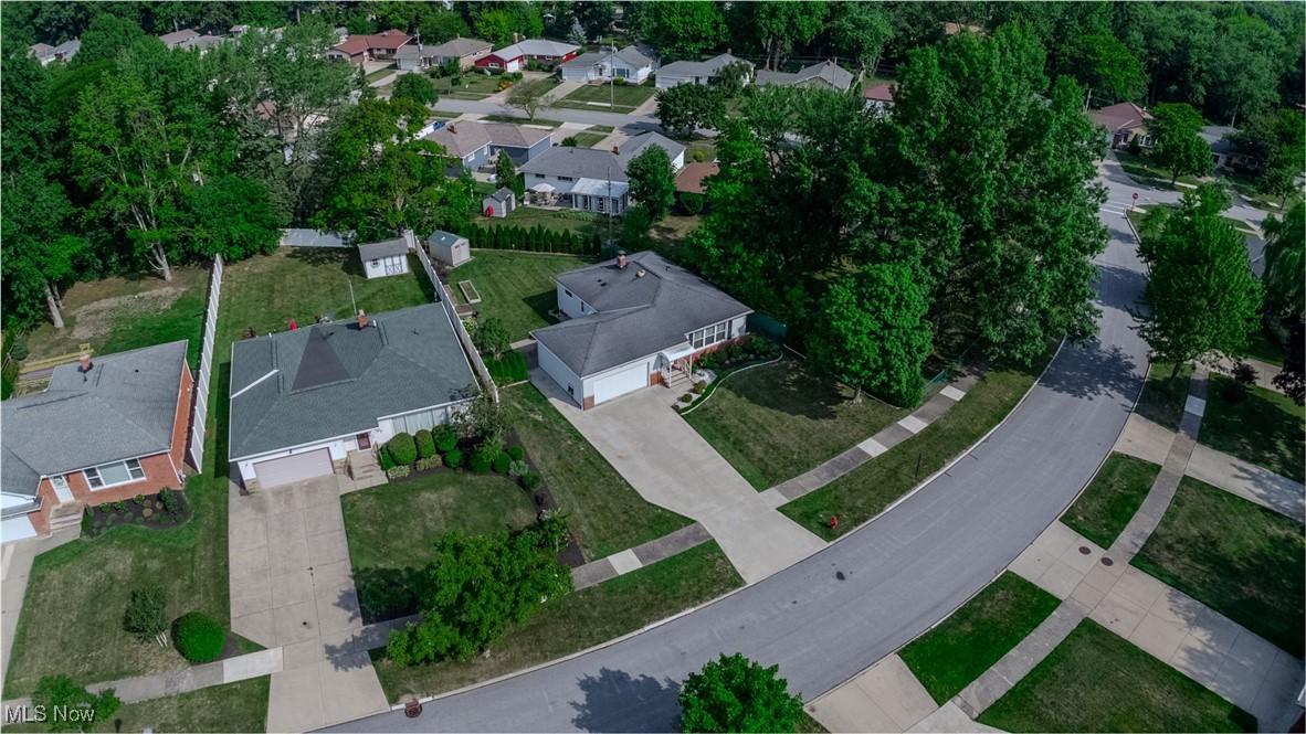 6417 Eastondale Road Cleveland, OH 44124 - Photo 32 of 34 Bird's eye view