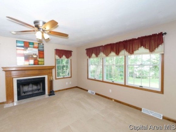 816 Wythe Road Springfield, IL 62702 - Photo 2 of 22