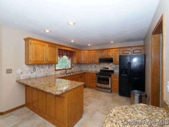 816 Wythe Road Springfield, IL 62702 - Photo 6 of 22