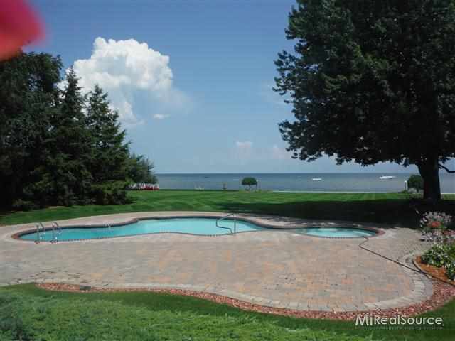 916 Lake Shore Road Grosse Pointe, MI 48236 - Photo 8 of 30 31181165-7.JPG