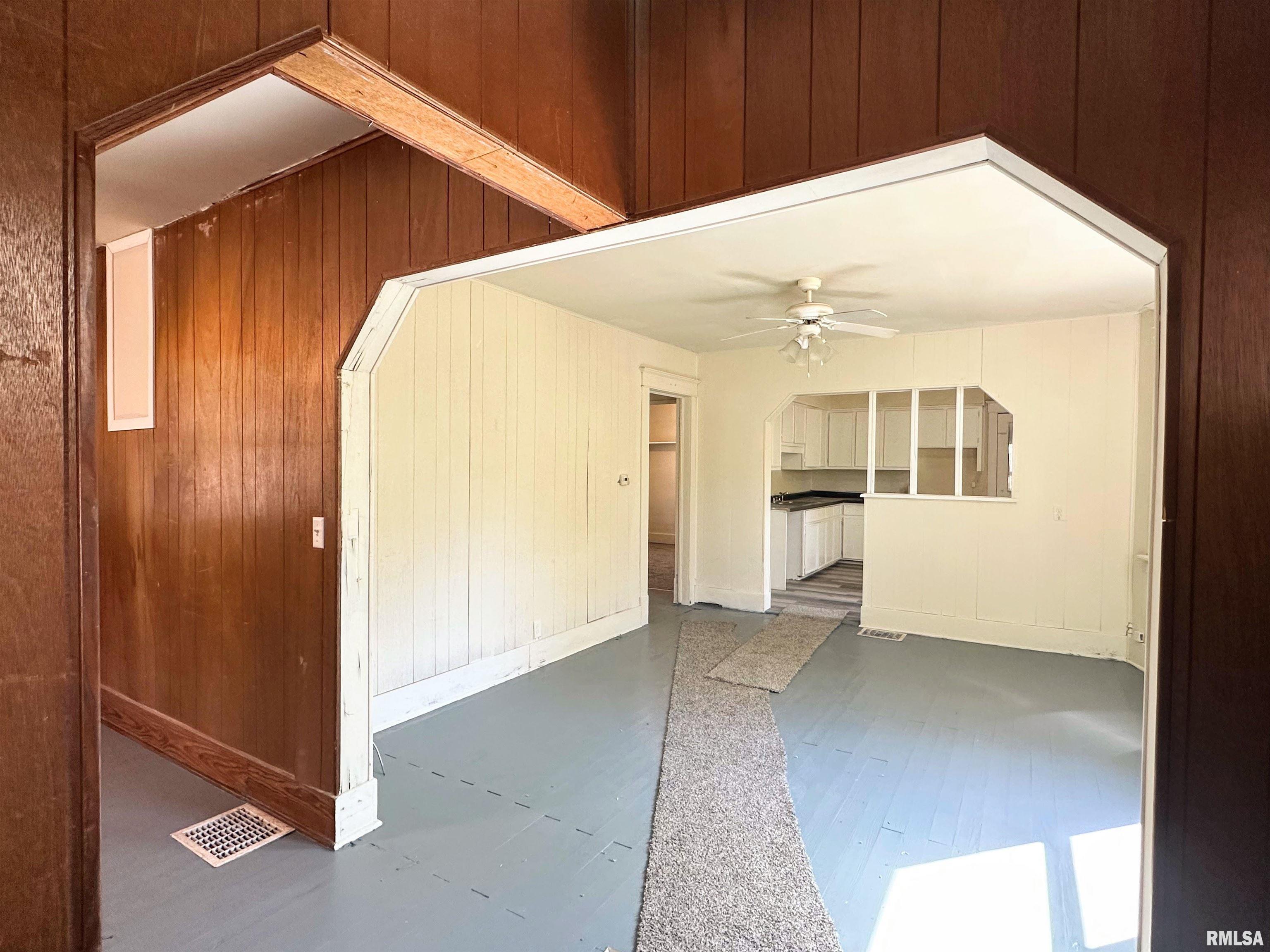 313 Castleton Avenue Mount Vernon, IL 62864 - Photo 4 of 38