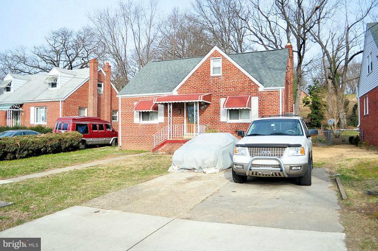 6106 Addison Road Capitol Heights, MD 20743 - Photo 1 of 25 4 car driveway