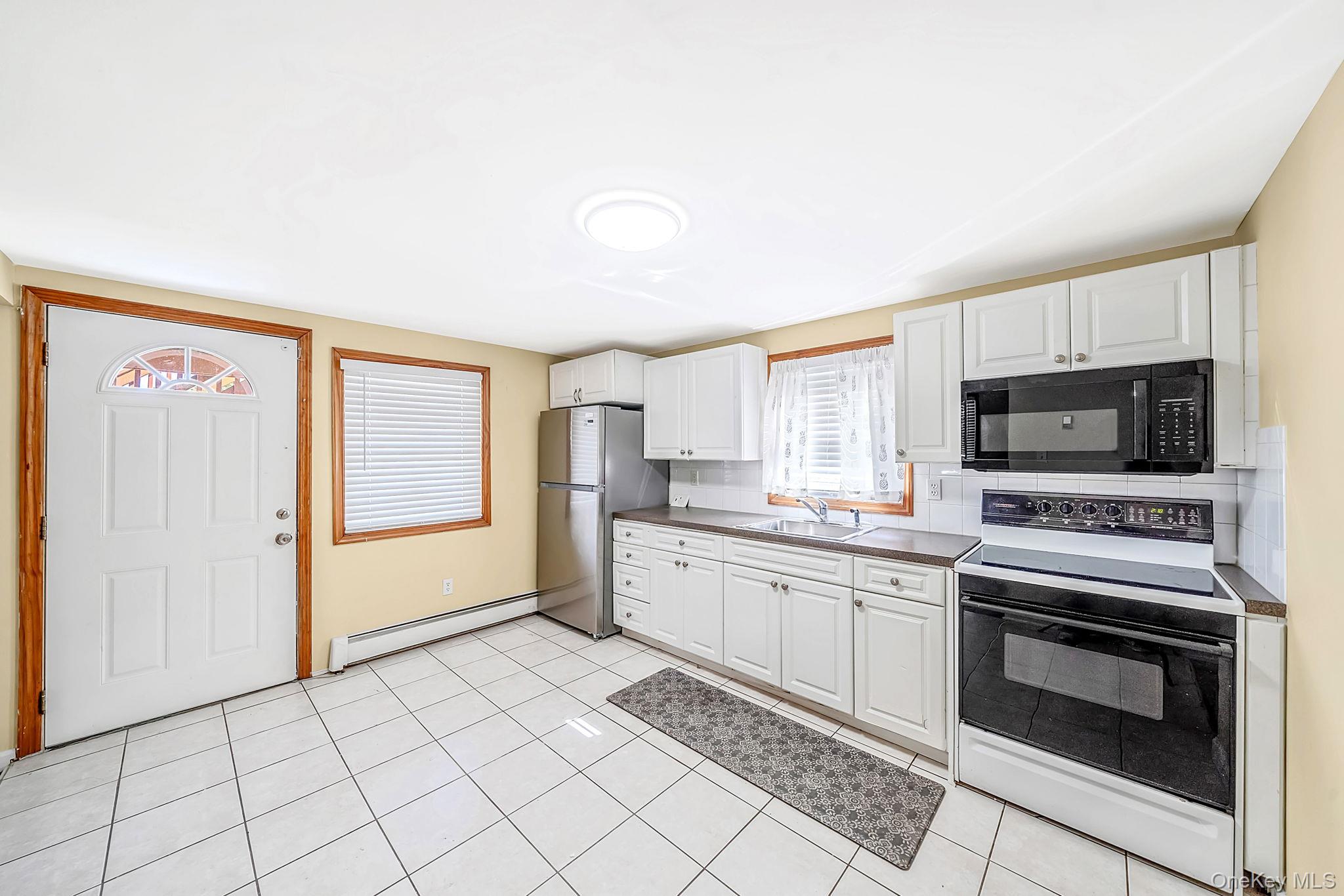 263 Commack Road Deer Park, NY 11729 - Photo 21 of 24 Gallery Image 21