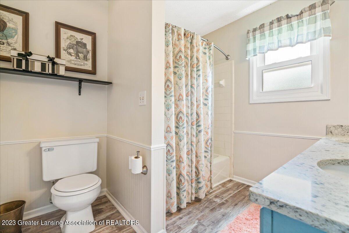 1801 Tomlinson Road Mason, MI 48854 - Photo 18 of 37 Bath - Main
