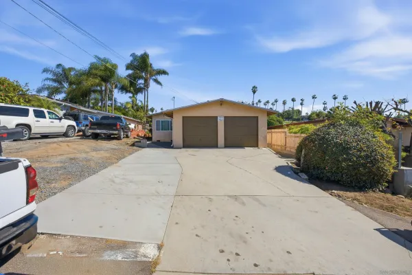 $869,000 | 627-629 North Citrus Avenue, Vista, CA 92084