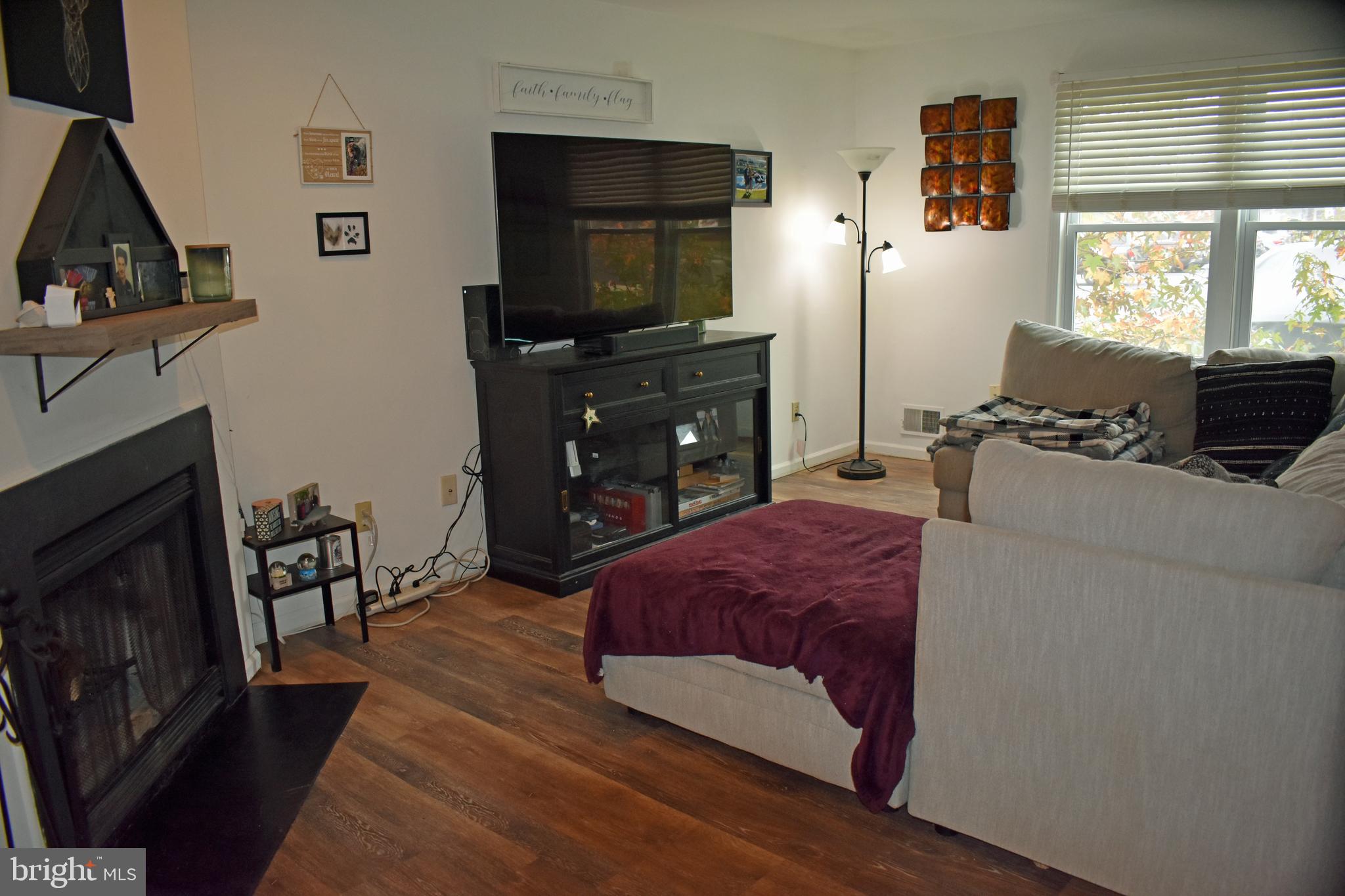 5 Ketch Court Tuckerton, NJ 08087 - Photo 2 of 20