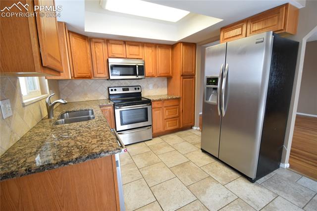 4725 Rincon Place Colorado Springs, CO 80918 - Photo 8 of 20