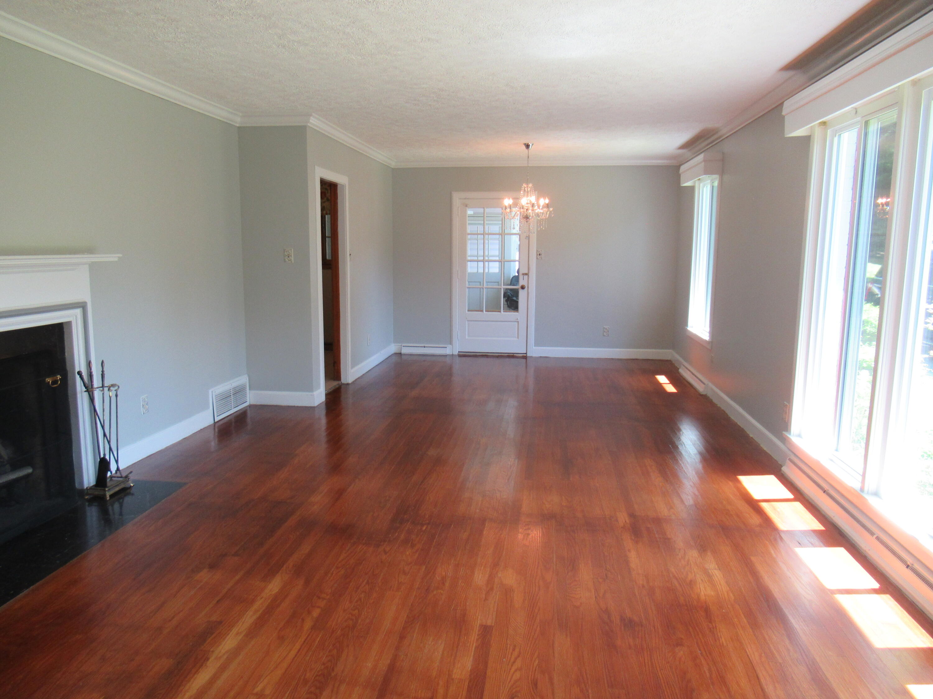 104 Fieldcrest Road Bristol, TN 37620 - Photo 16 of 59 106