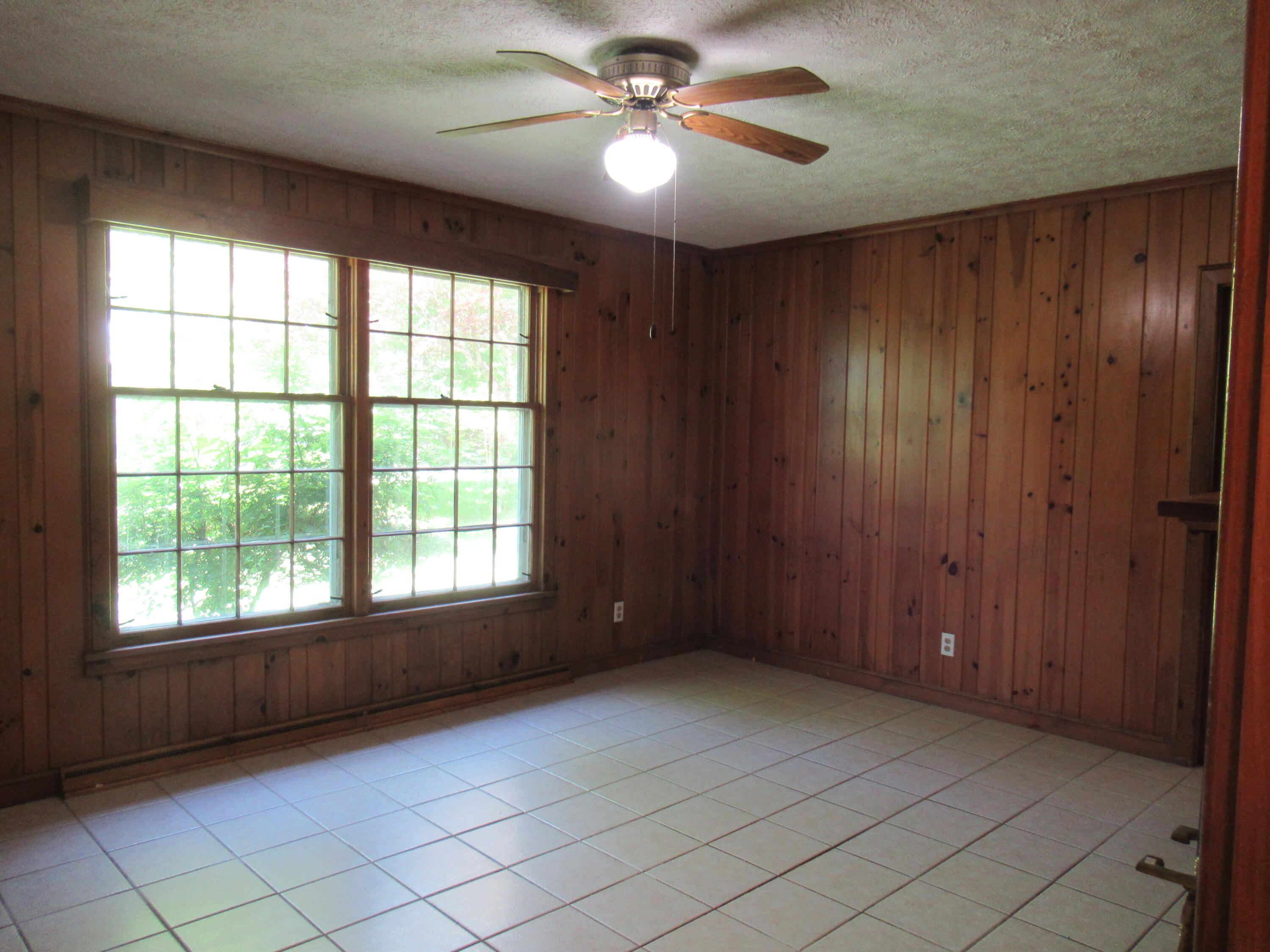 104 Fieldcrest Road Bristol, TN 37620 - Photo 26 of 59 101