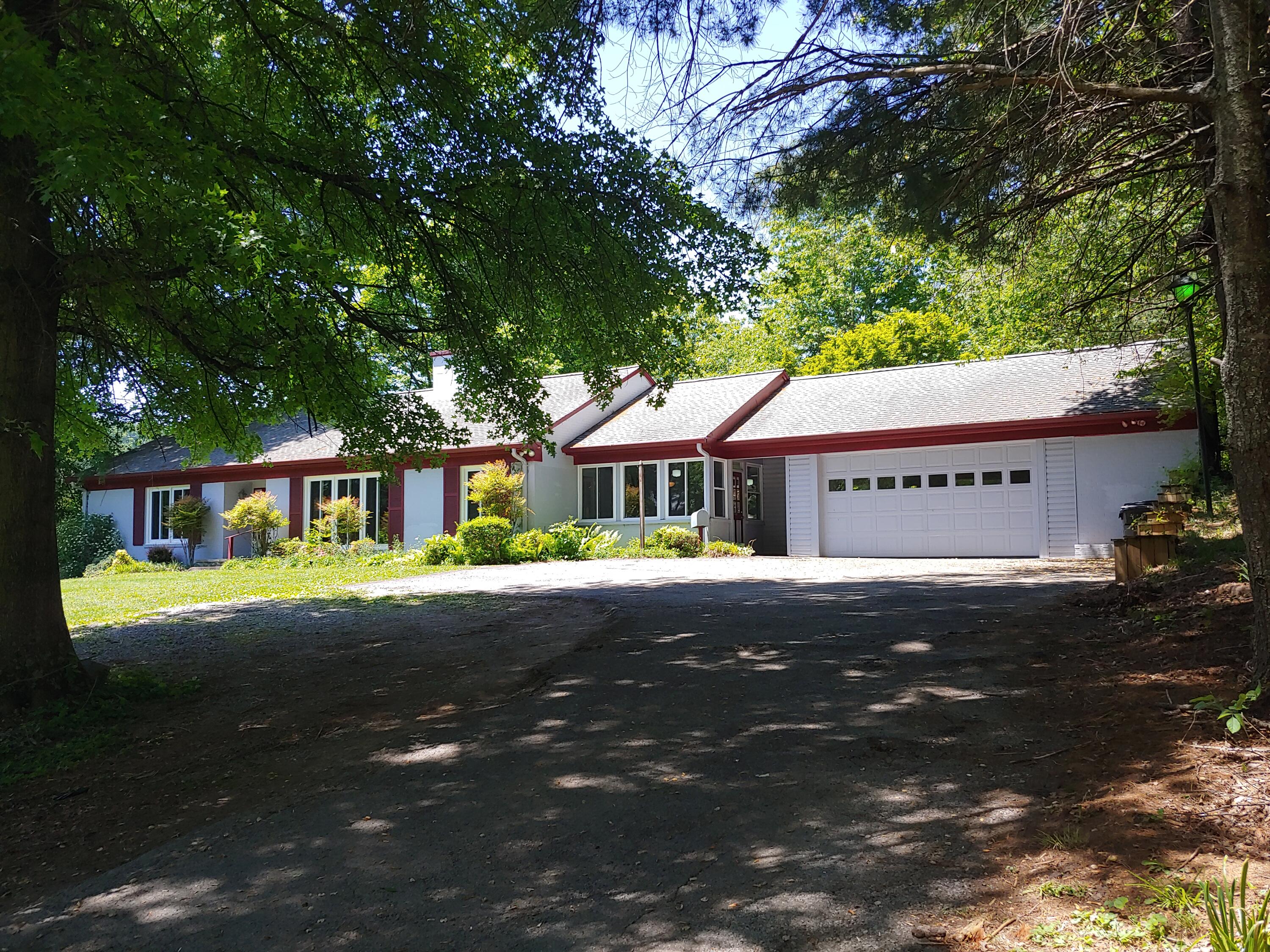 104 Fieldcrest Road Bristol, TN 37620 - Photo 5 of 59 fc30
