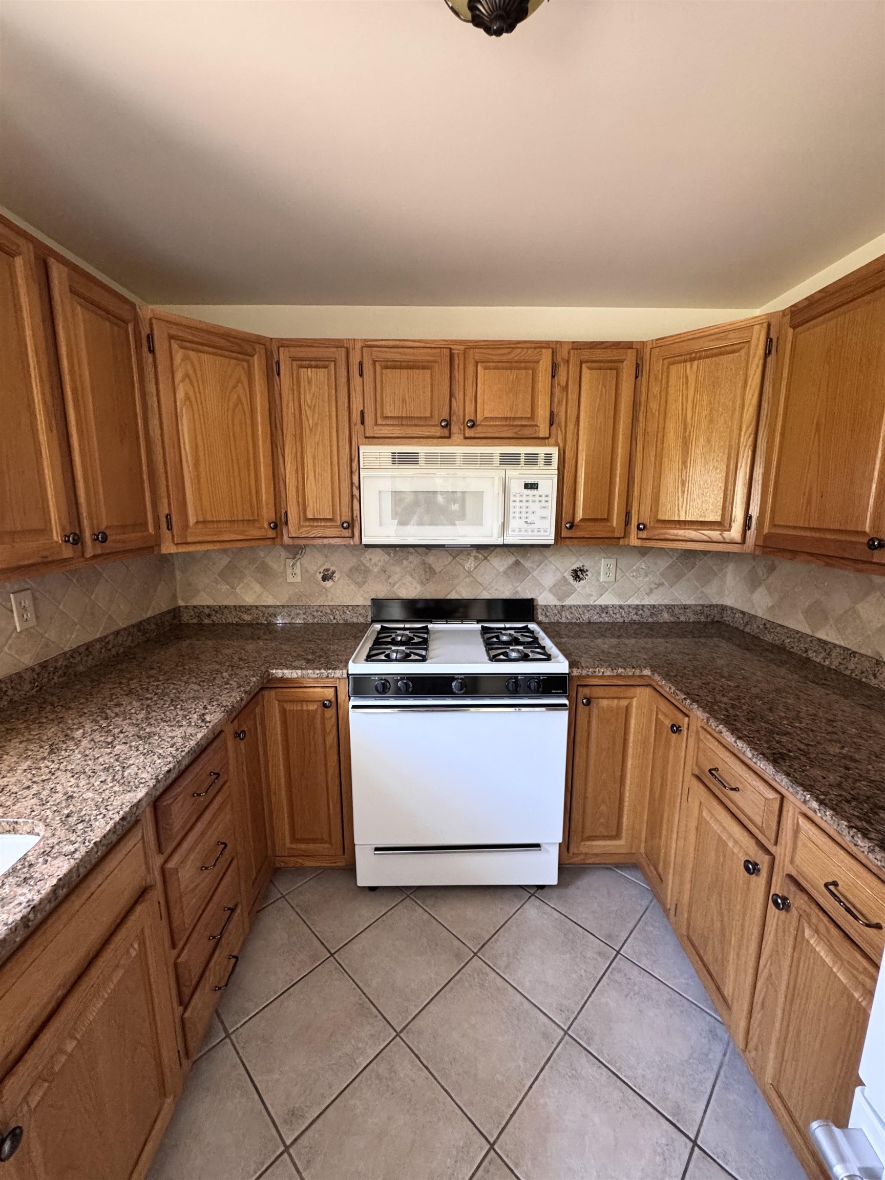 148 Jeffrey Drive Colchester, VT 05446 - Photo 4 of 17
