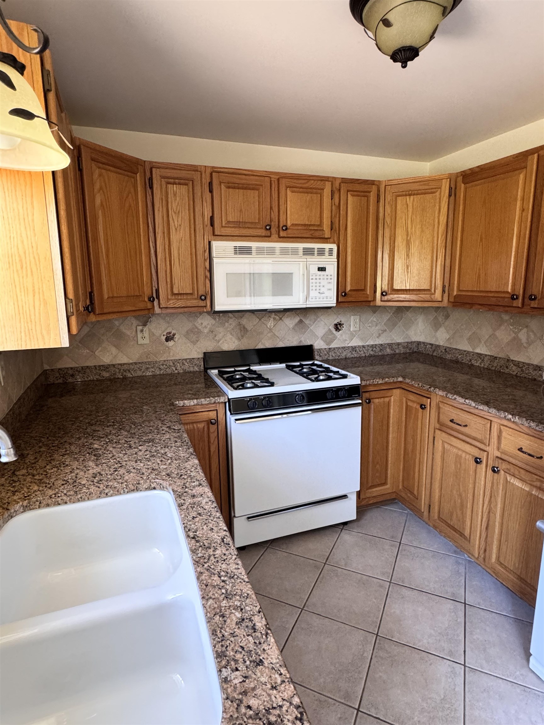 148 Jeffrey Drive Colchester, VT 05446 - Photo 5 of 17