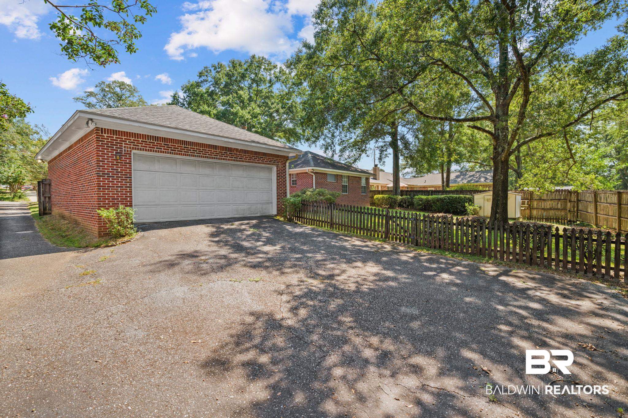 1340 Wellsley Court Mobile, AL 36695 - Photo 7 of 37 Garage with driveway